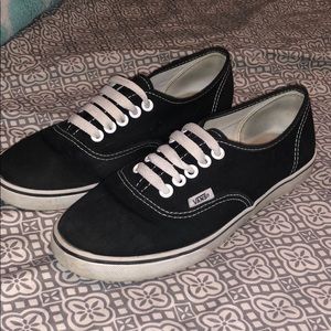 BLACK VANS